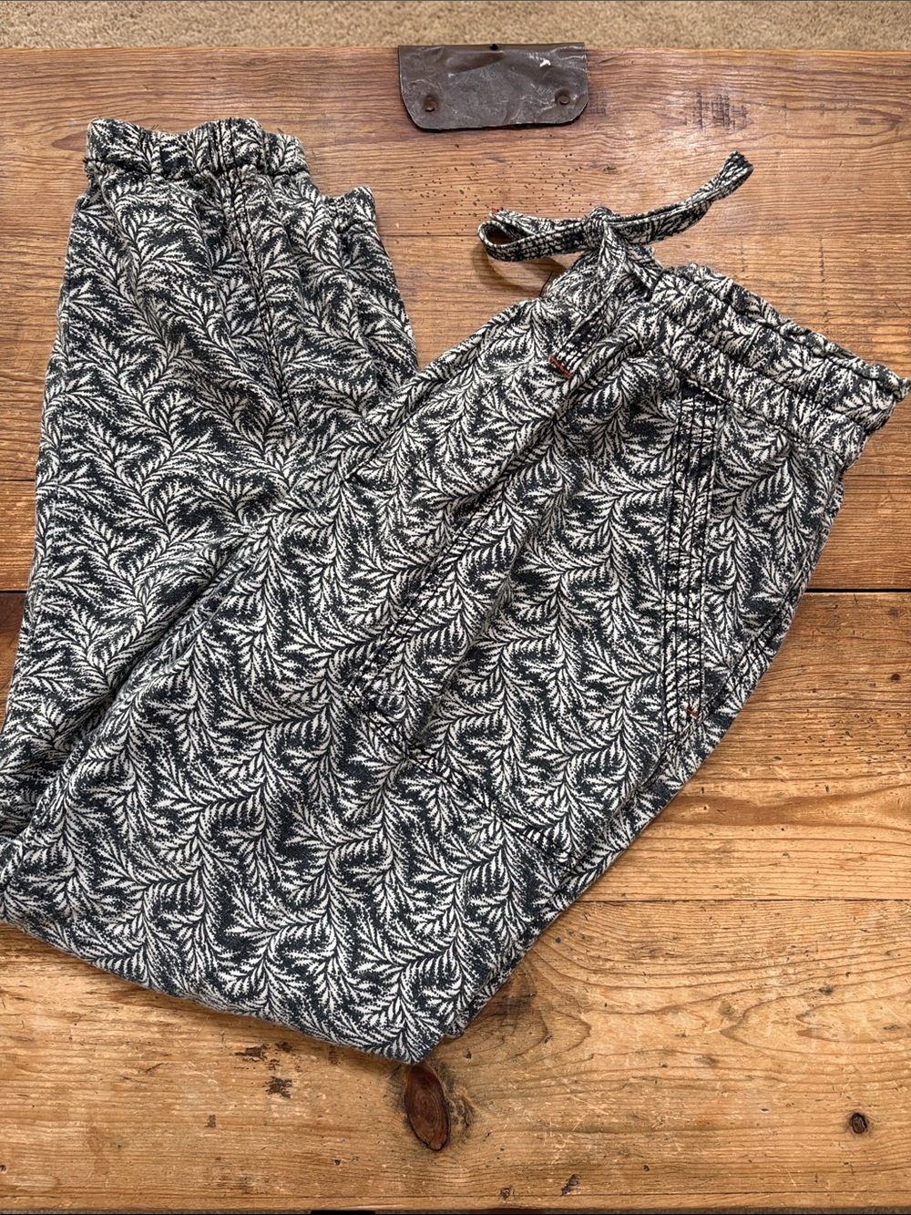 Anthropologie Black & White Leaf-Print Linen Drawstring Joggers